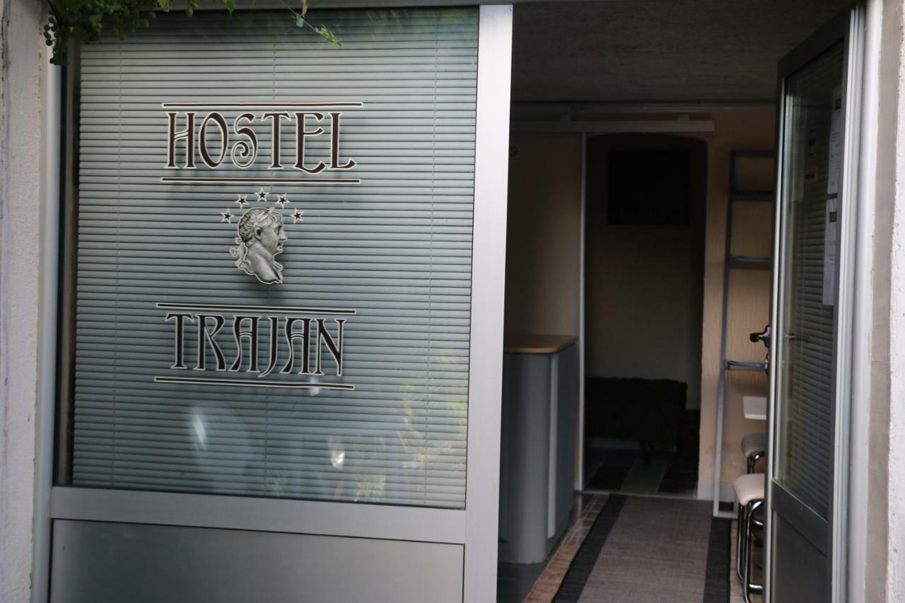 Hostel Trajan Donji Milanovac Exterior photo